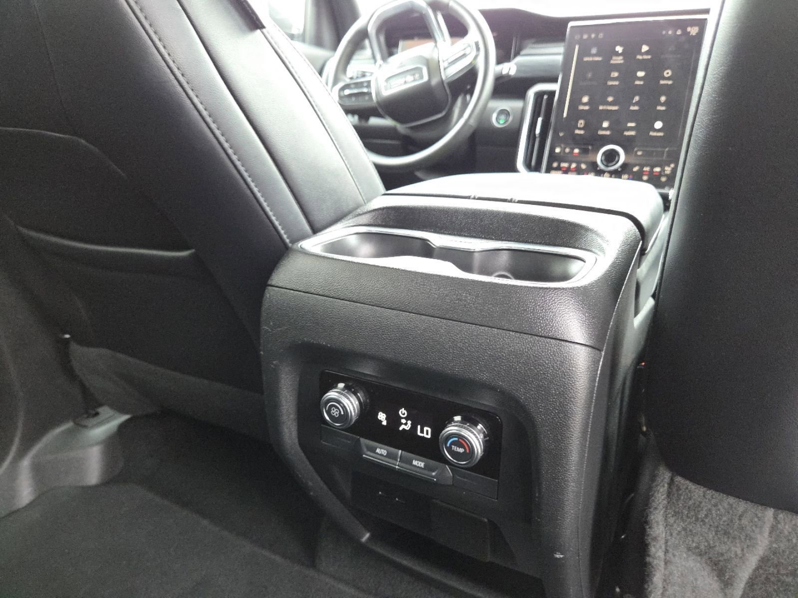 Used 2024 GMC Acadia Elevation AWD/4WD image 28