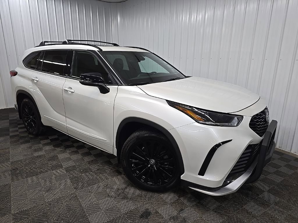 Used 2023 Toyota Highlander XSE AWD/4WD image 7