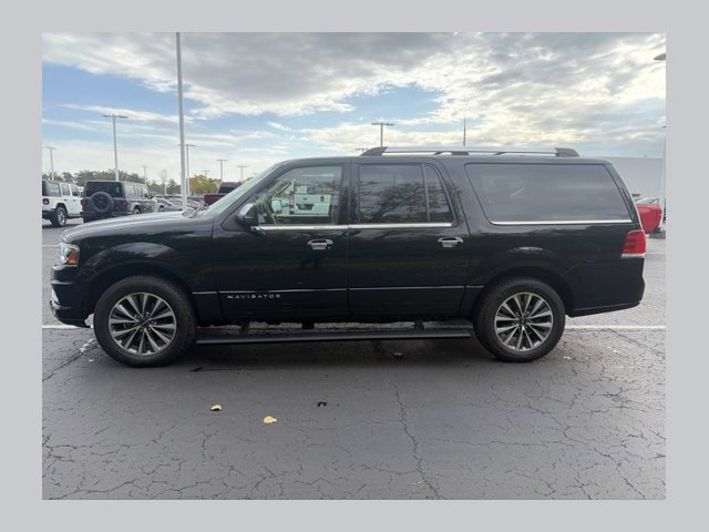 Used 2017 Lincoln Navigator L Select AWD/4WD image 1