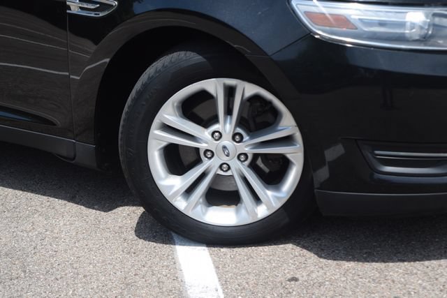 Used 2013 Ford Taurus SEL FWD image 29