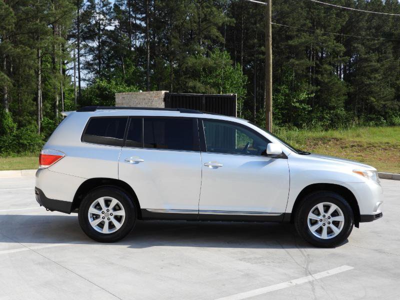 Used 2012 Toyota Highlander SE w/ Tow Pkg FWD image 25