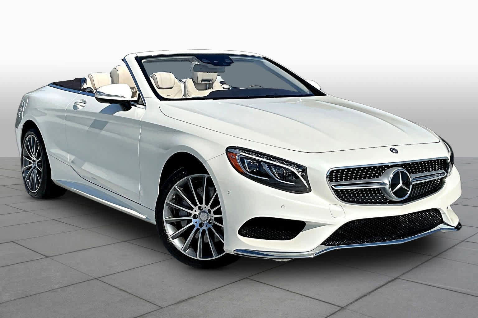 Used 2017 Mercedes-Benz S 550 Cabriolet image 3