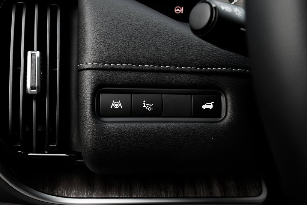 New 2026 Nissan Armada SL image 18