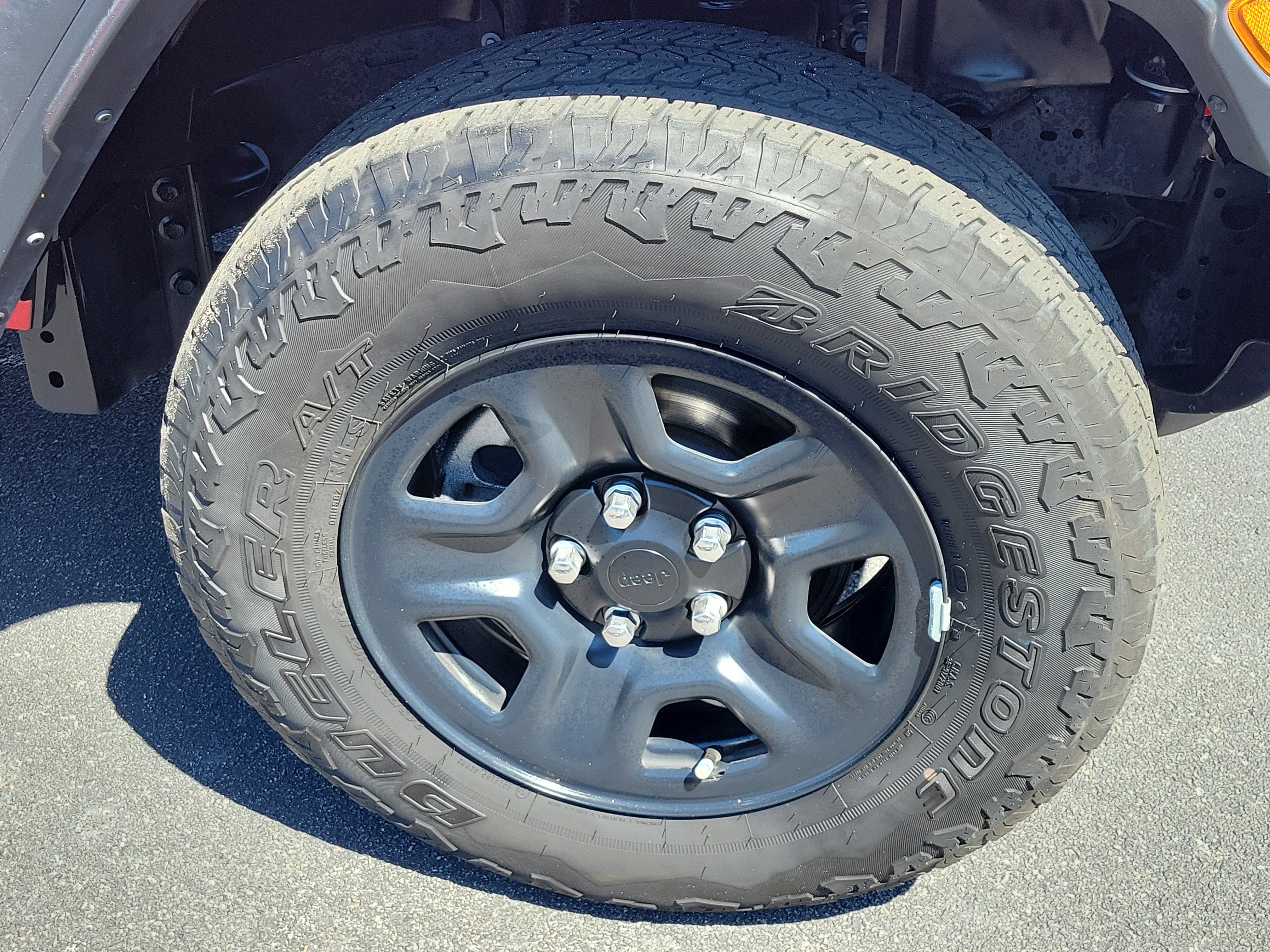 Used 2023 Jeep Gladiator Sport image 8