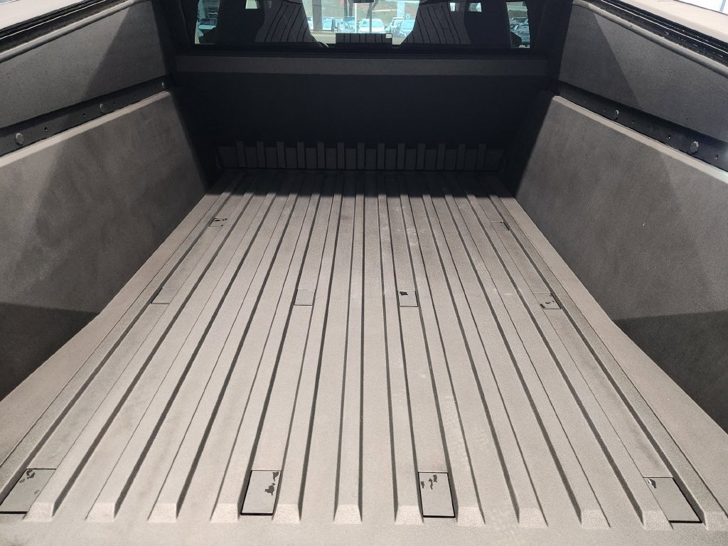 Used 2026 Tesla Cybertruck AWD Crew Cab image 32
