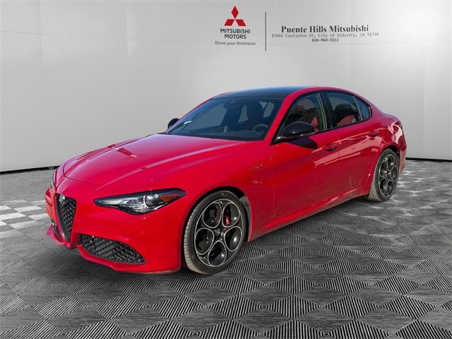 Used 2022 Alfa Romeo Giulia Veloce image 1