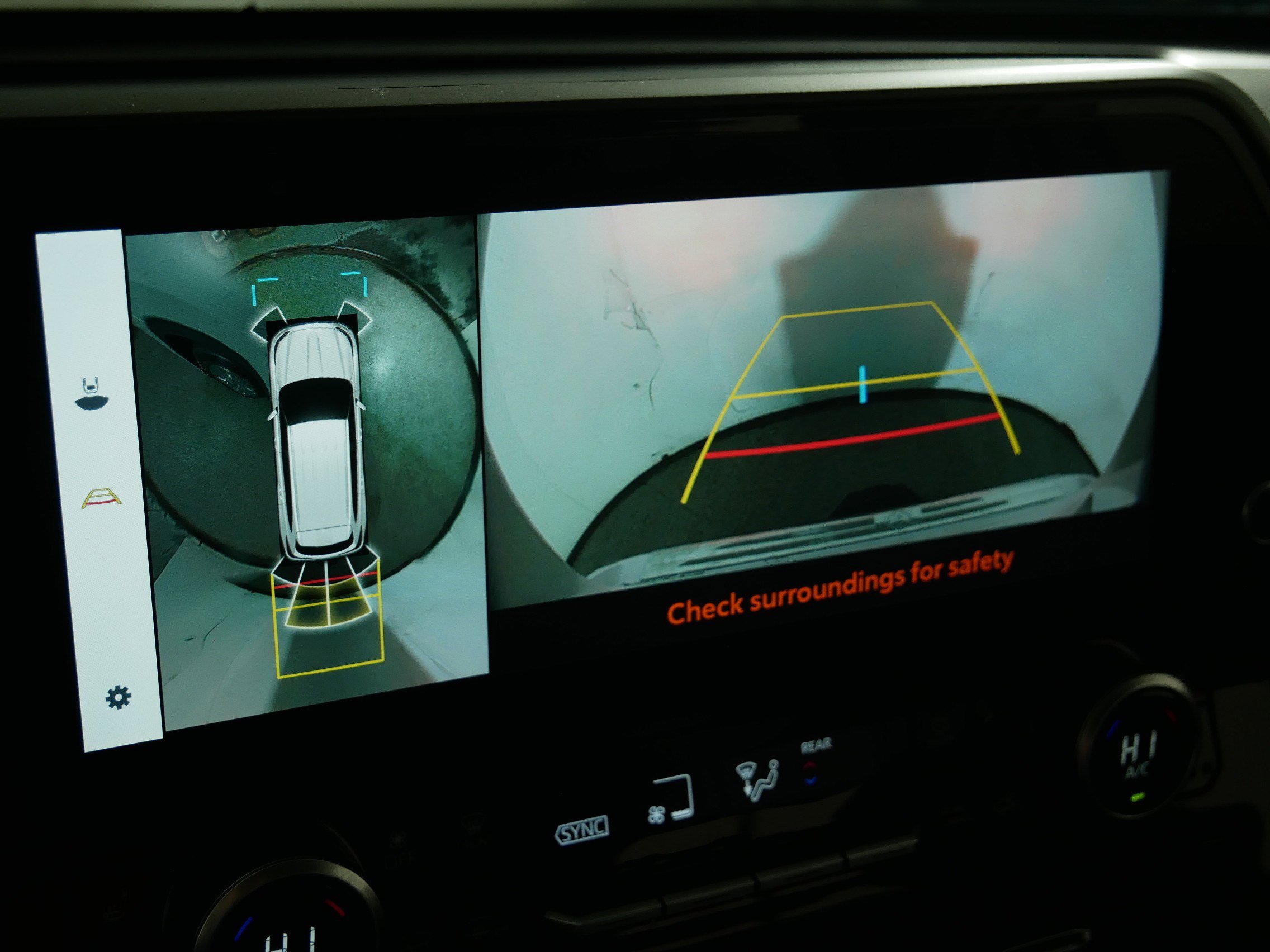 Used 2025 Toyota Highlander Limited image 32