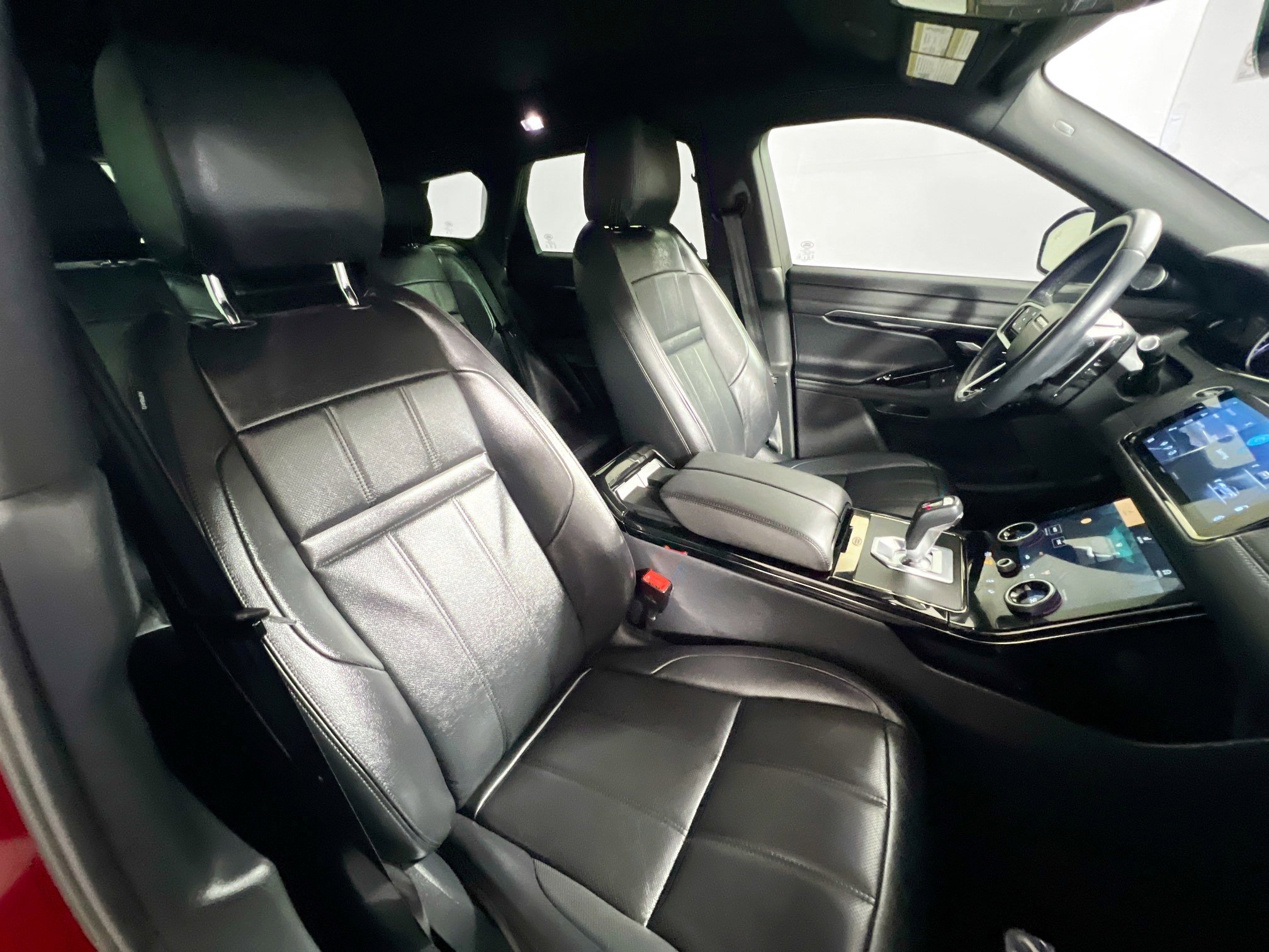 Used 2023 Land Rover Range Rover Evoque R-Dynamic SE image 31