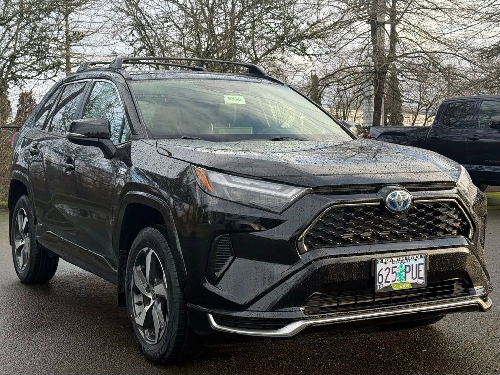 Used 2024 Toyota RAV4 SE image 7