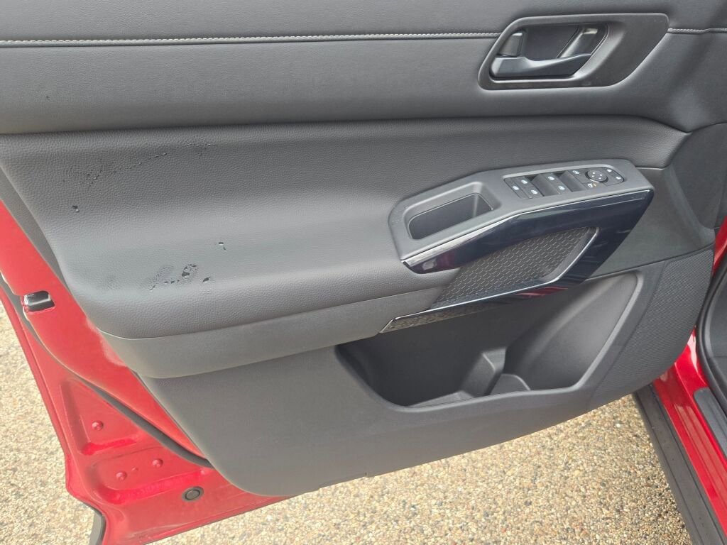 New 2026 Nissan Pathfinder SV w/ SV Premium Package image 19