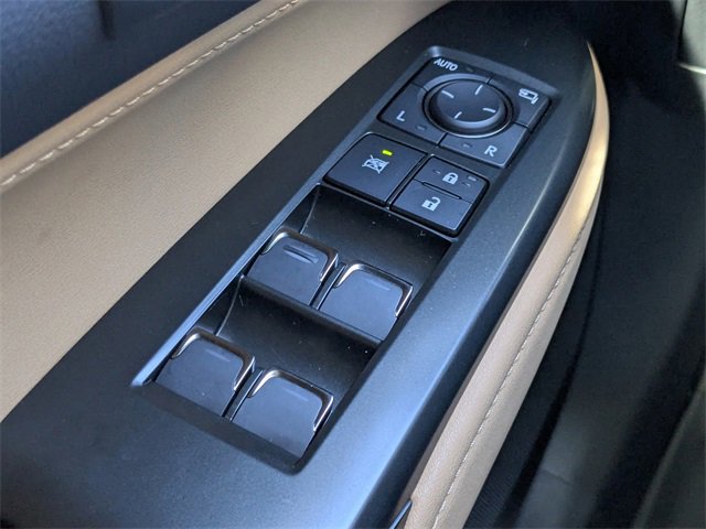 Used 2025 Lexus NX 300h AWD w/ Luxury Package image 27