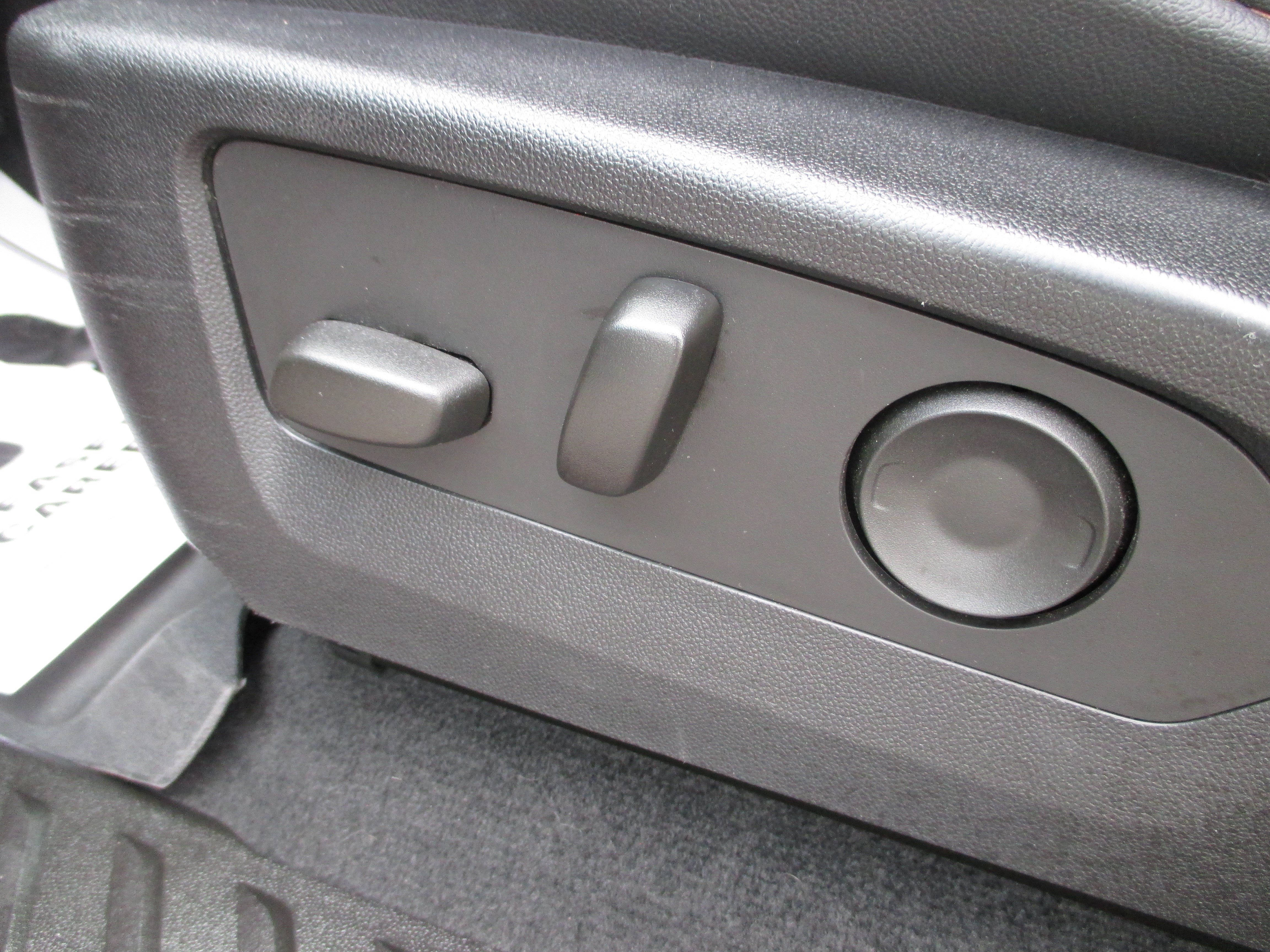Used 2023 GMC Canyon AT4 w/ AT4 Premium Package AWD/4WD image 17