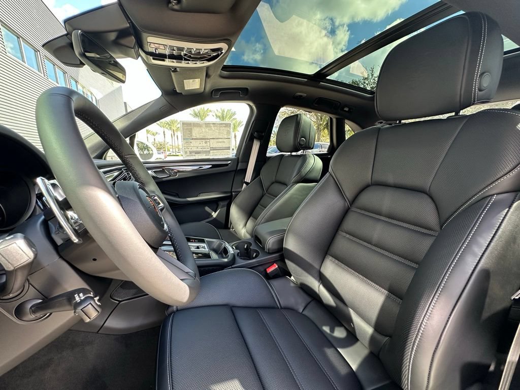 Certified 2026 Porsche Macan S AWD/4WD image 5