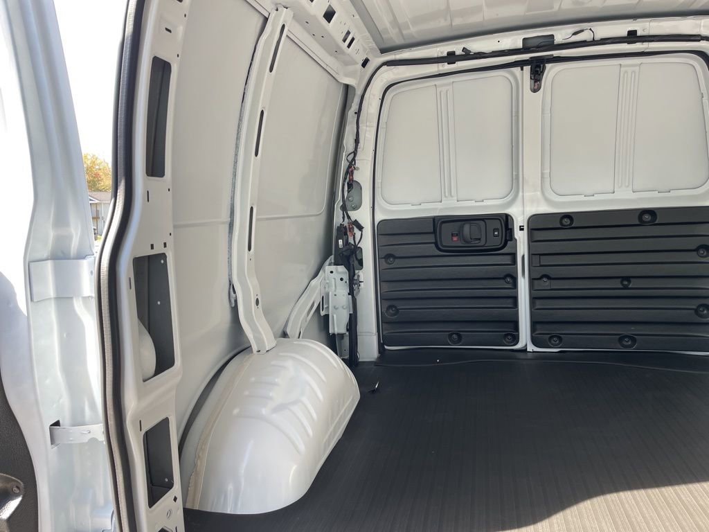 New 2025 Chevrolet Express 2500 Work Van image 29