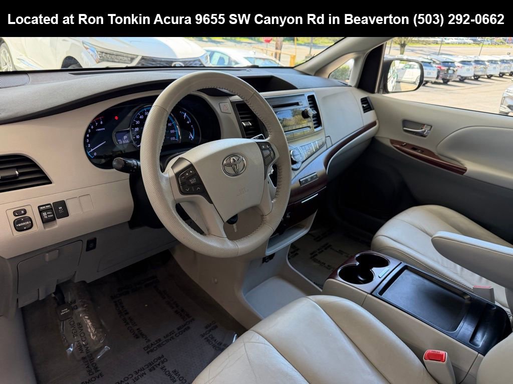 Used 2011 Toyota Sienna XLE image 16