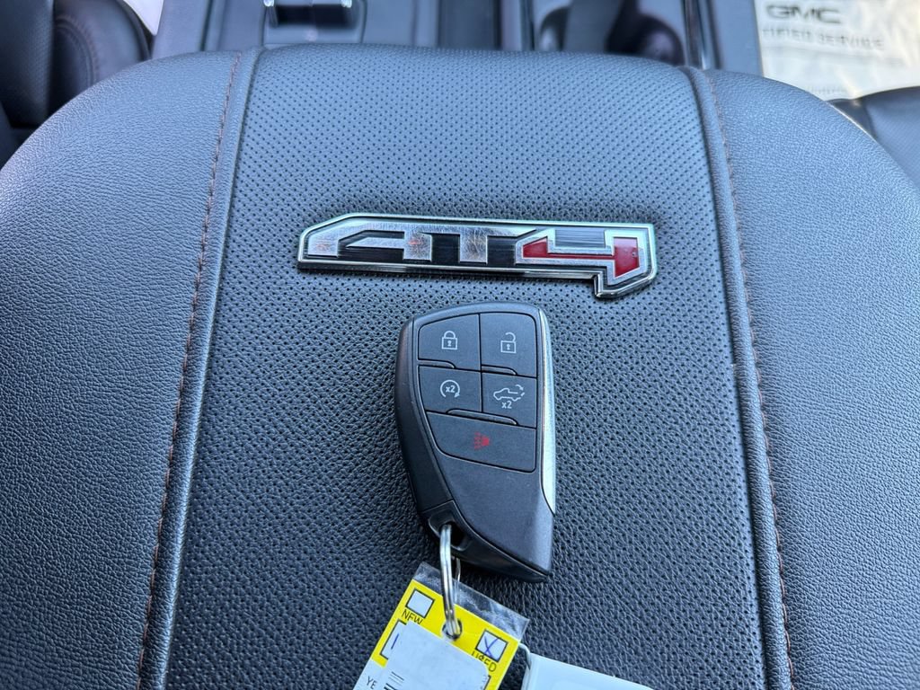 Used 2024 GMC Sierra 2500 AT4 w/ AT4 Preferred Package AWD/4WD image 50