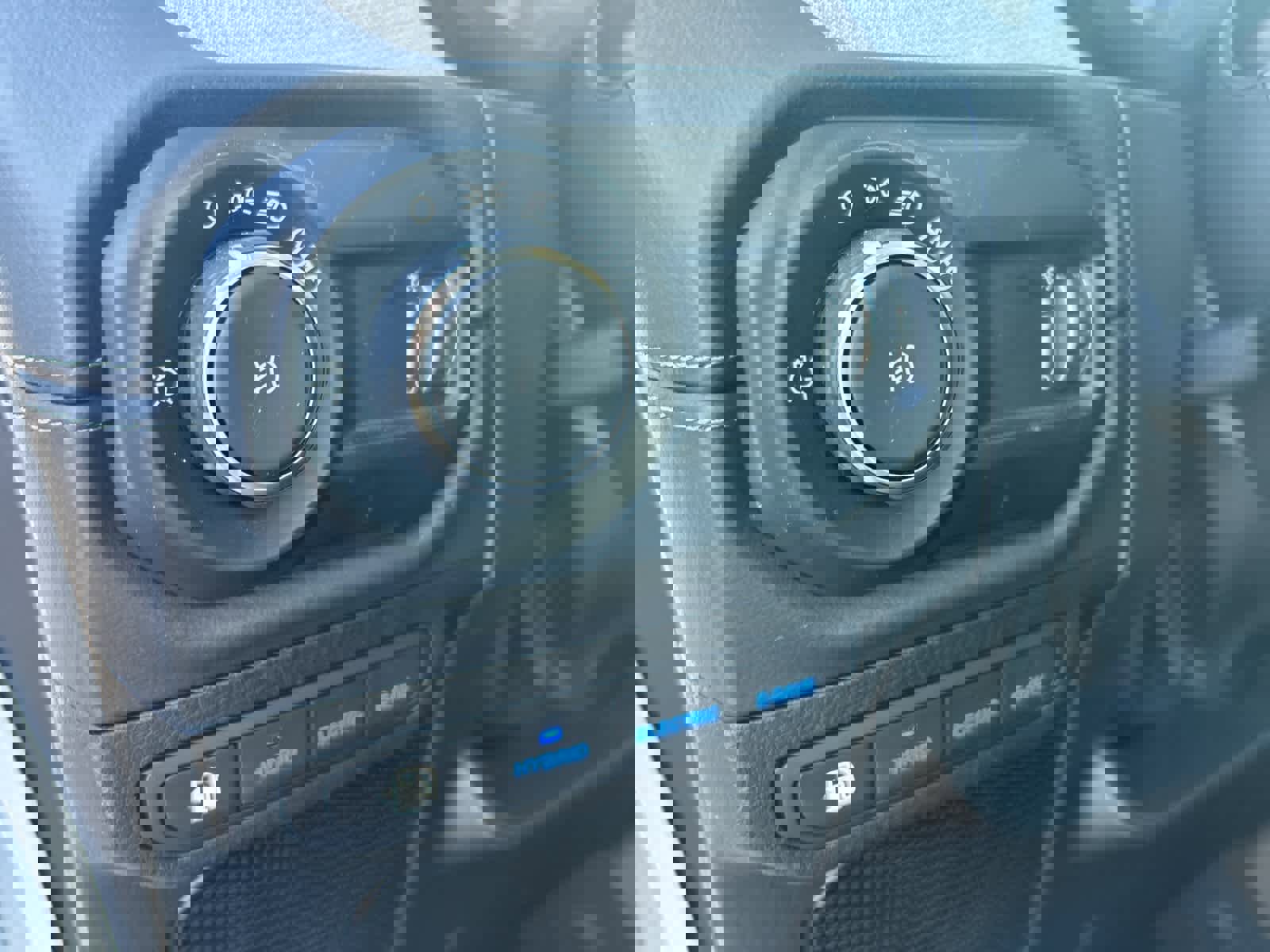 Used 2025 Jeep Wrangler Sahara image 36