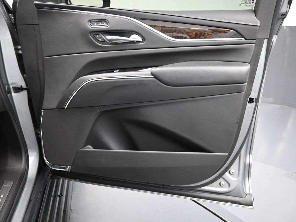 Used 2023 Cadillac Escalade Sport Platinum w/ Heavy-Duty Trailer Package image 29