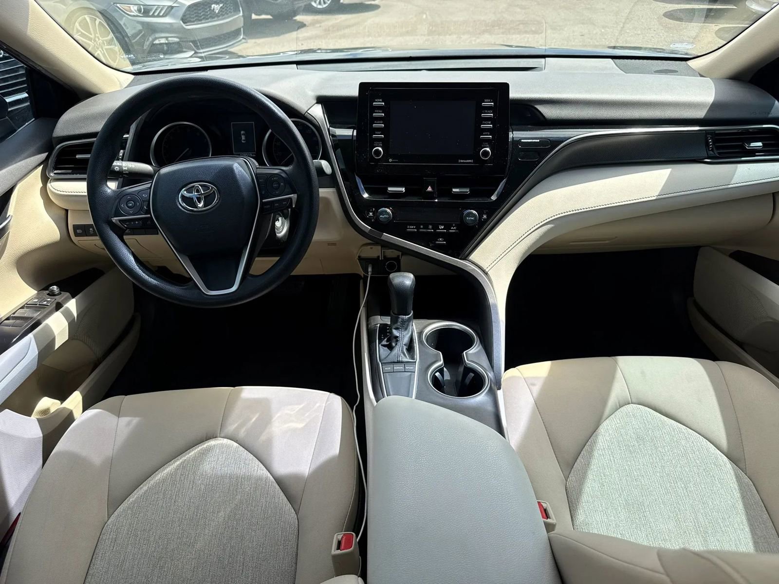 Used 2022 Toyota Camry LE FWD image 13