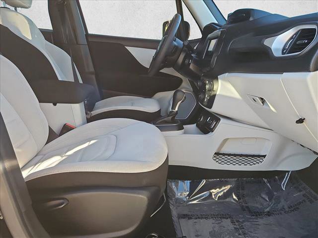 Used 2021 Jeep Renegade Latitude image 20