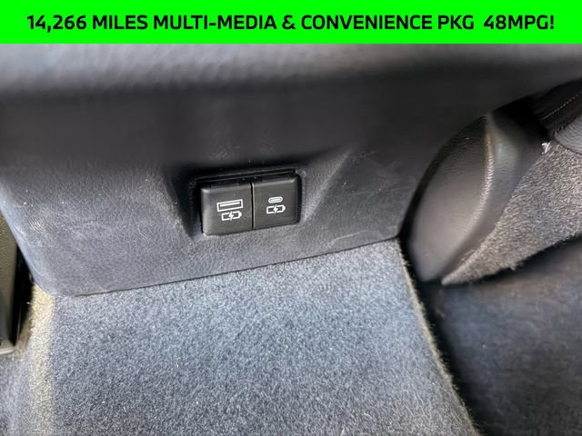 Used 2025 Toyota Camry SE FWD image 10