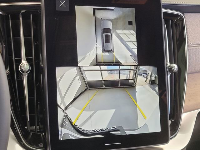 New 2026 Volvo XC90 B6 Plus w/ Protection Package Premier AWD/4WD image 15