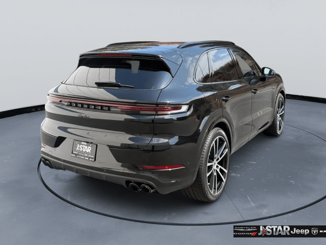 Used 2026 Porsche Cayenne Turbo w/ Technology Package AWD/4WD image 5