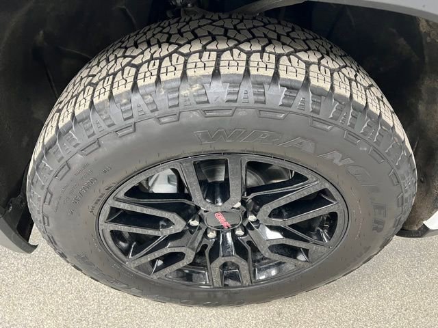 Used 2024 GMC Sierra 1500 Pro w/ Graphite Edition AWD/4WD image 16