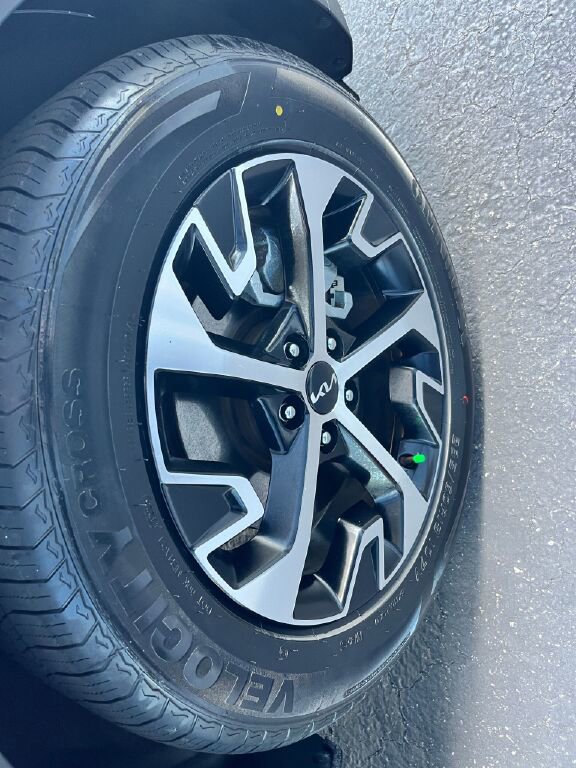 Used 2024 Kia Sportage EX FWD image 32