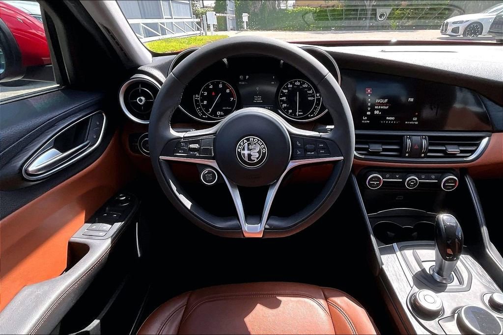 Used 2018 Alfa Romeo Giulia image 19