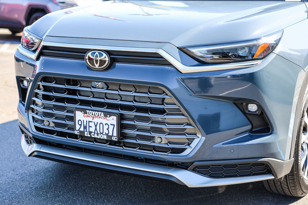 Certified 2026 Toyota Grand Highlander AWD Hybrid image 24