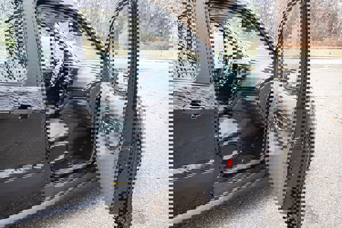 Used 2023 Ford Transit Connect XL image 17