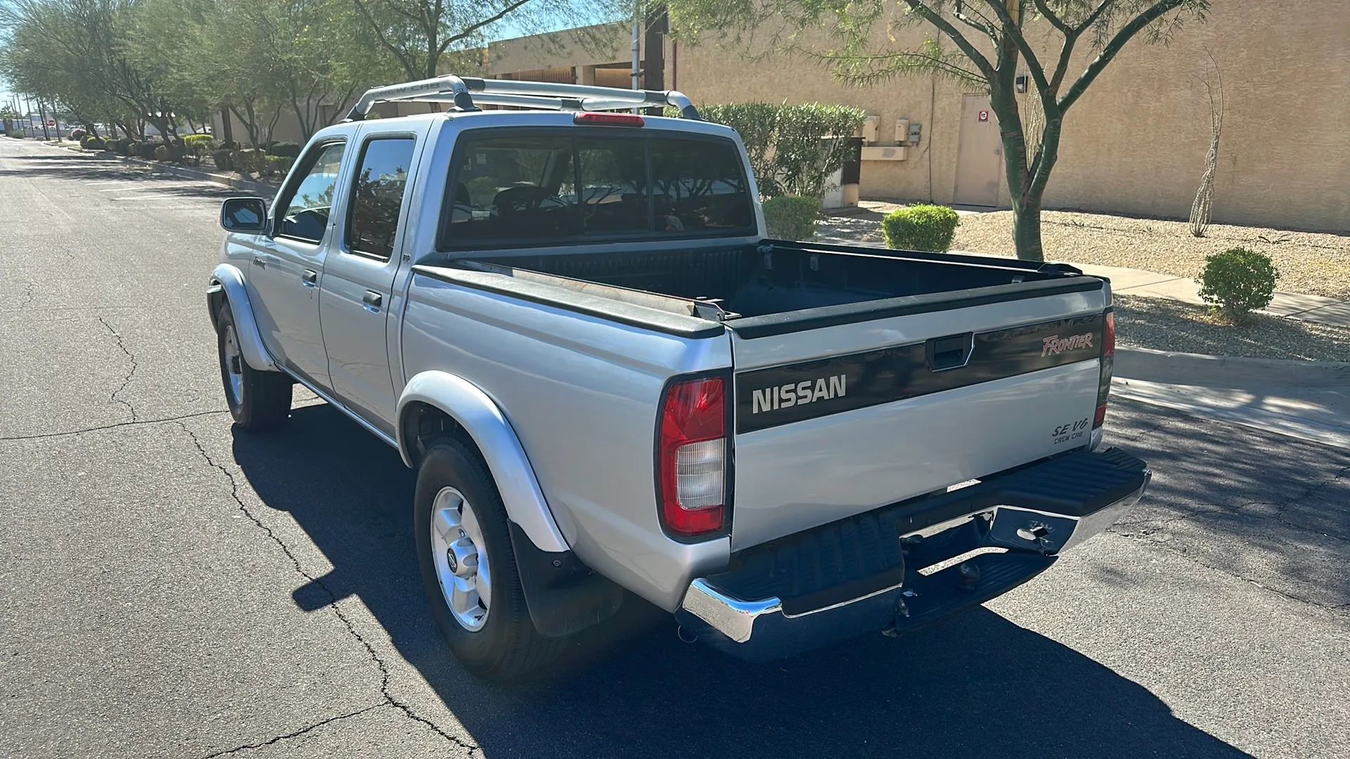 Used 2000 Nissan Frontier XE AWD/4WD image 9