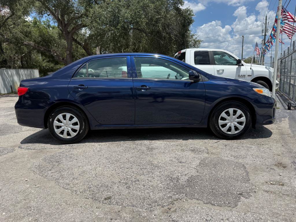Used 2013 Toyota Corolla L FWD image 2