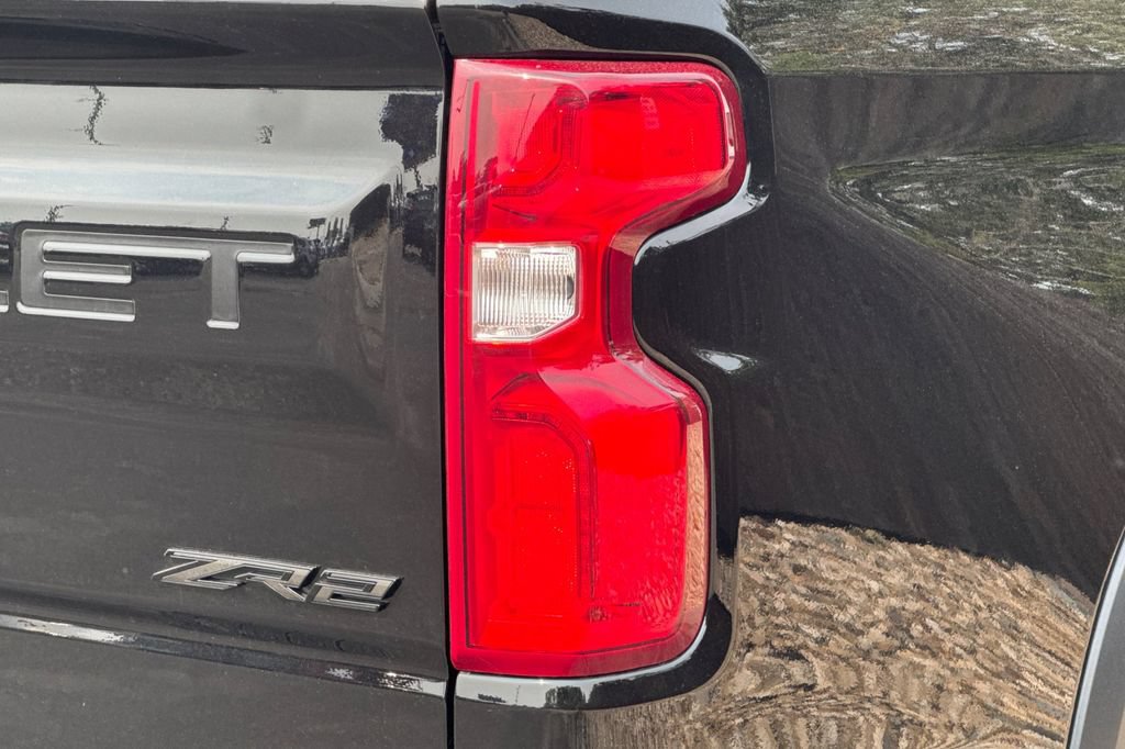 Used 2023 Chevrolet Silverado 1500 ZR2 w/ Technology Package AWD/4WD image 28