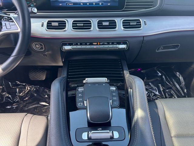 Used 2025 Mercedes-Benz GLS 450 4MATIC image 17
