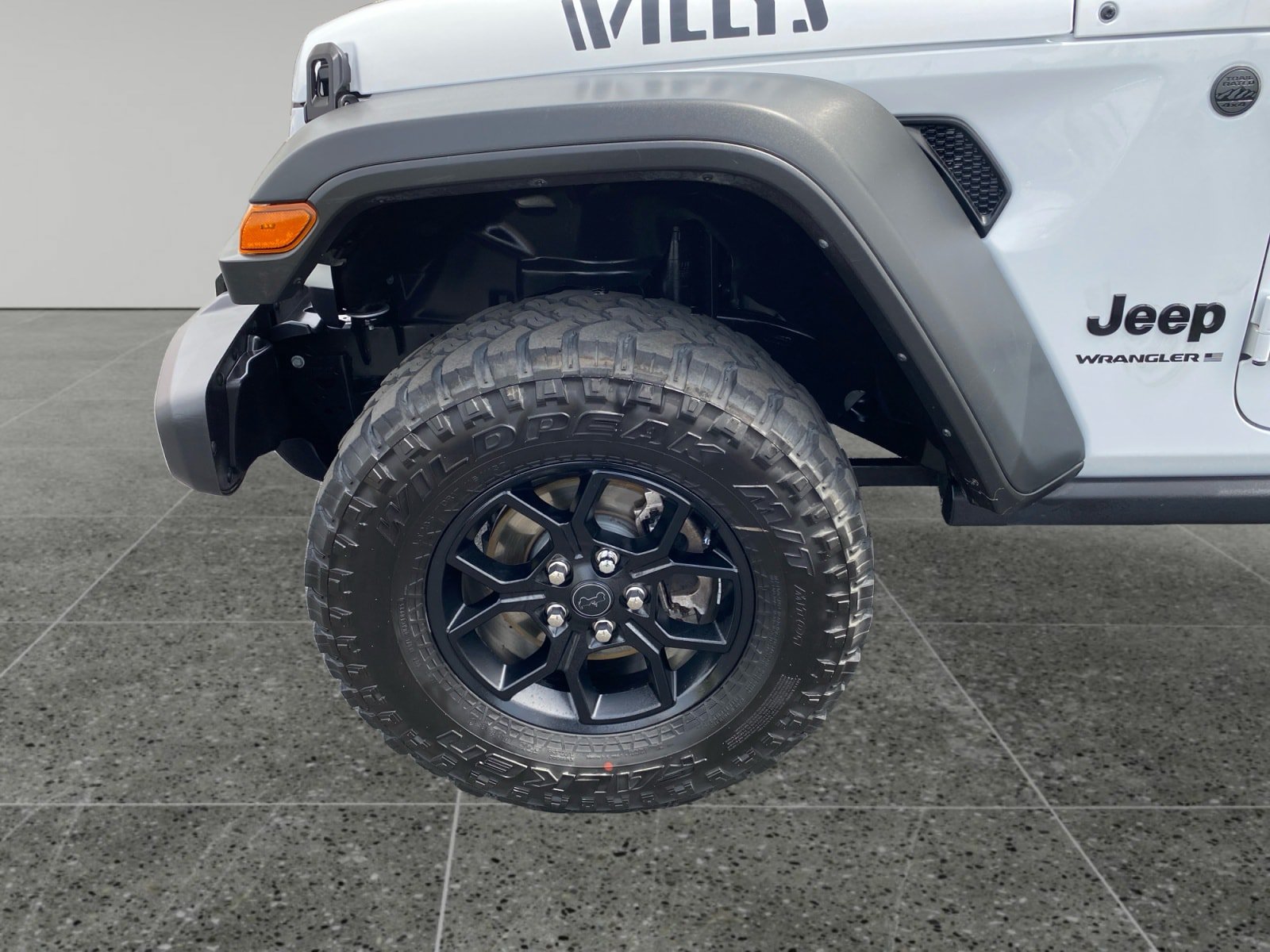 Used 2025 Jeep Wrangler Unlimited Sport AWD/4WD image 14