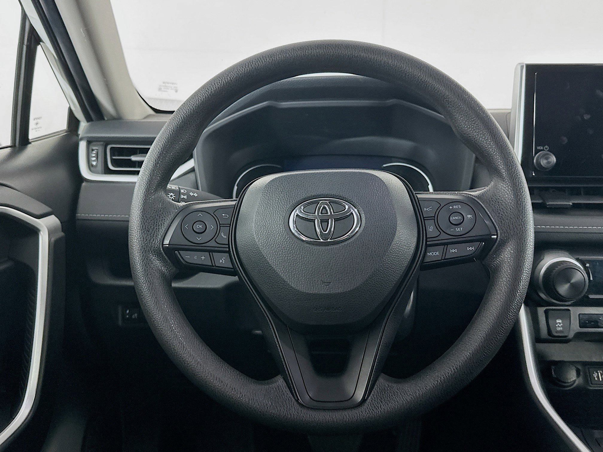Used 2024 Toyota RAV4 LE image 17