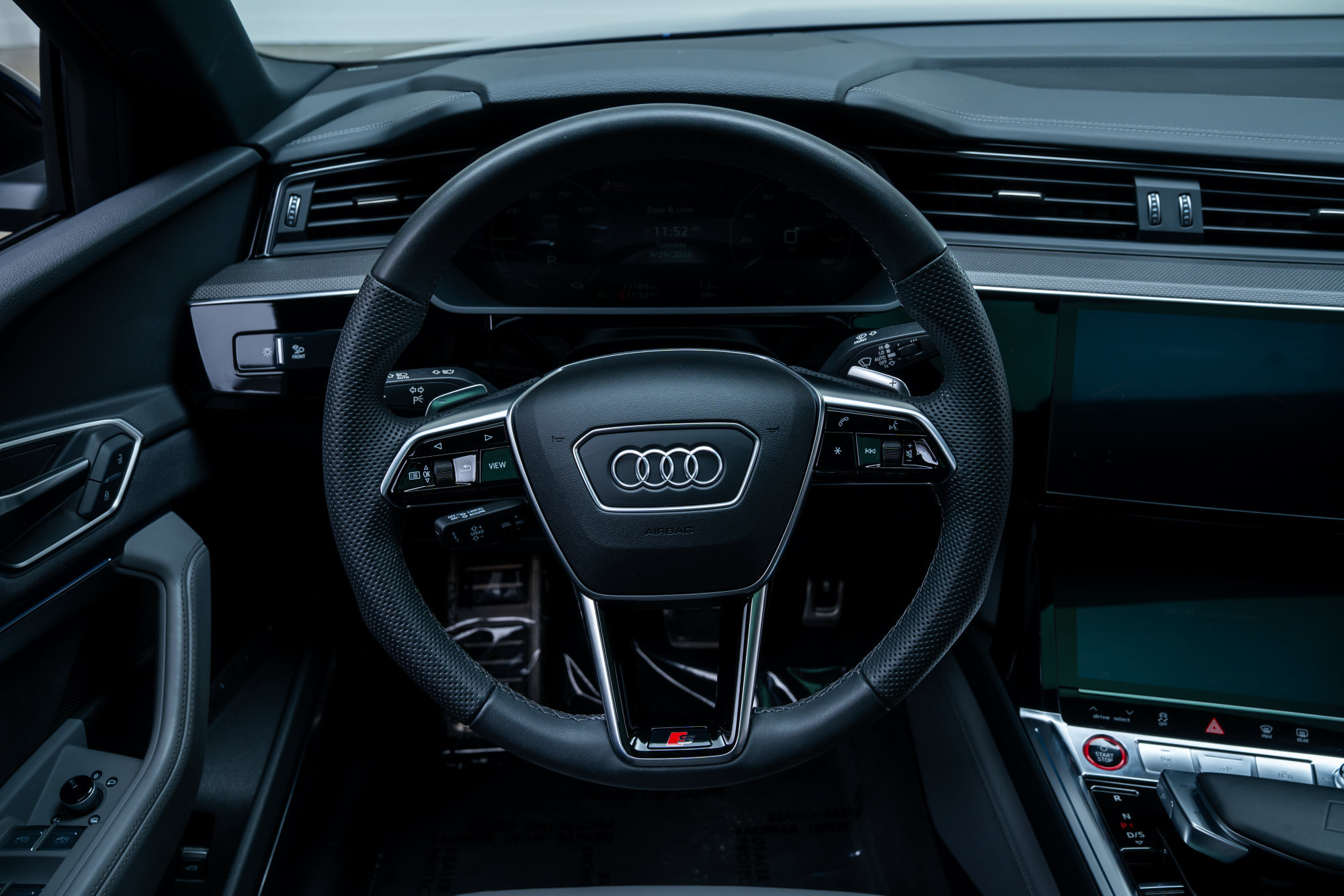 Used 2024 Audi SQ8 e-tron Prestige w/ Prestige Package AWD/4WD image 11