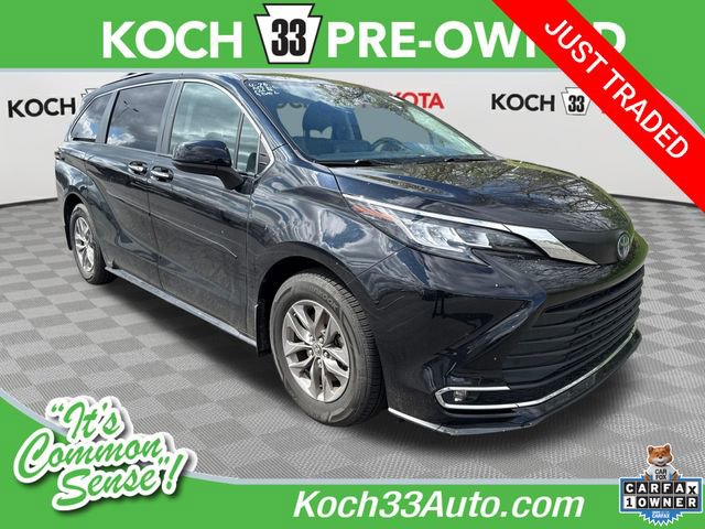 Used 2023 Toyota Sienna XLE image 1