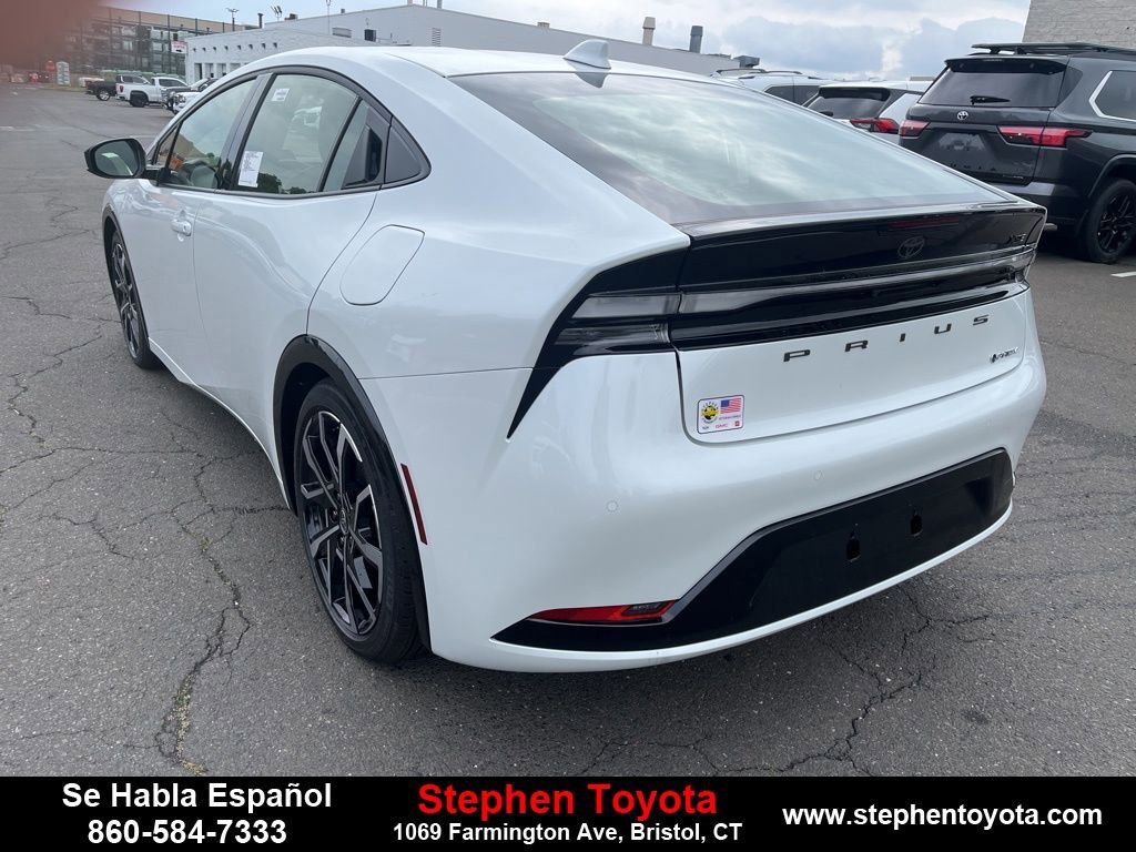 New 2025 Toyota Prius Plug-In Hybrid image 5