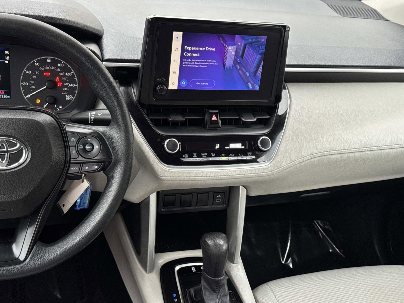 Used 2023 Toyota Corolla Cross L image 3