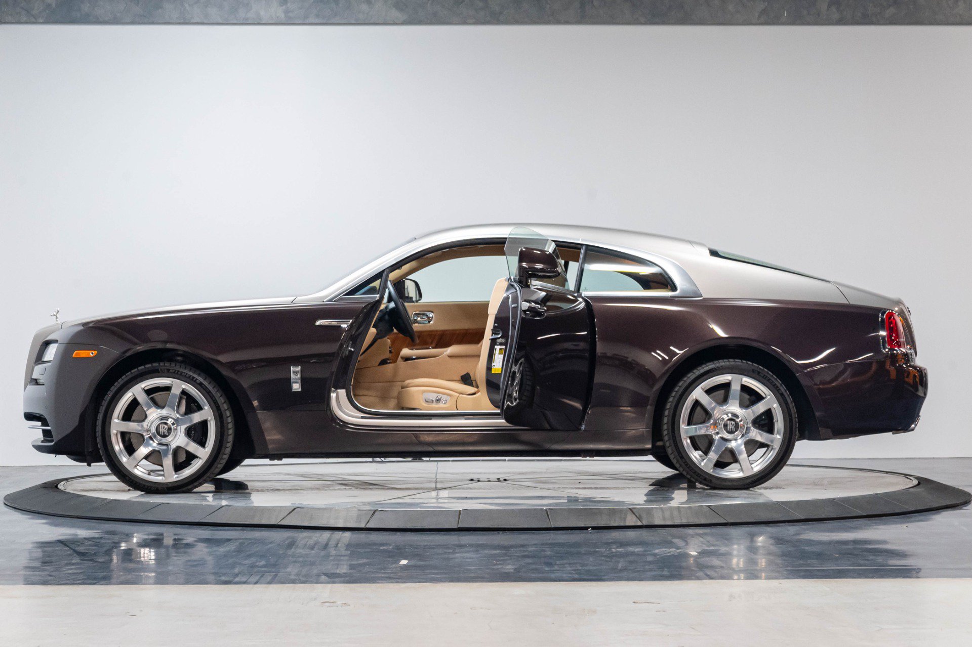 Used 2014 Rolls-Royce Wraith RWD image 43