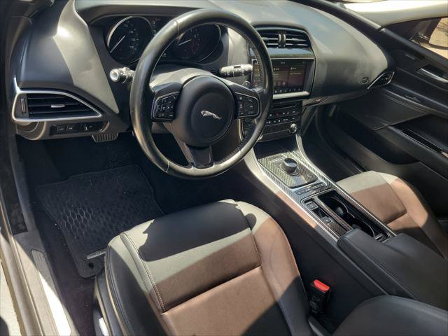 Used 2019 Jaguar XE Premium AWD/4WD image 16