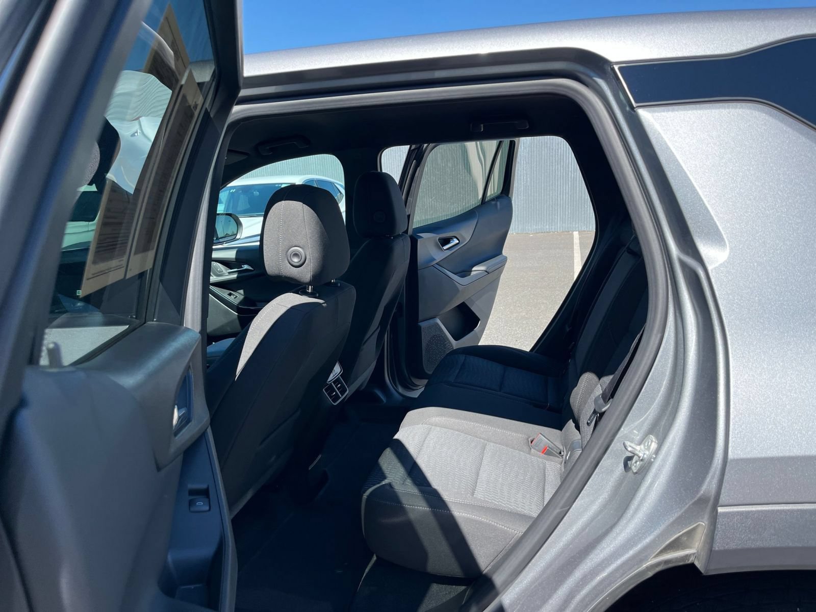Used 2025 Chevrolet Equinox LT FWD image 26