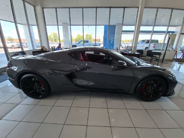 New 2027 Chevrolet Corvette Z06 w/ Stealth Interior Trim Package RWD image 2