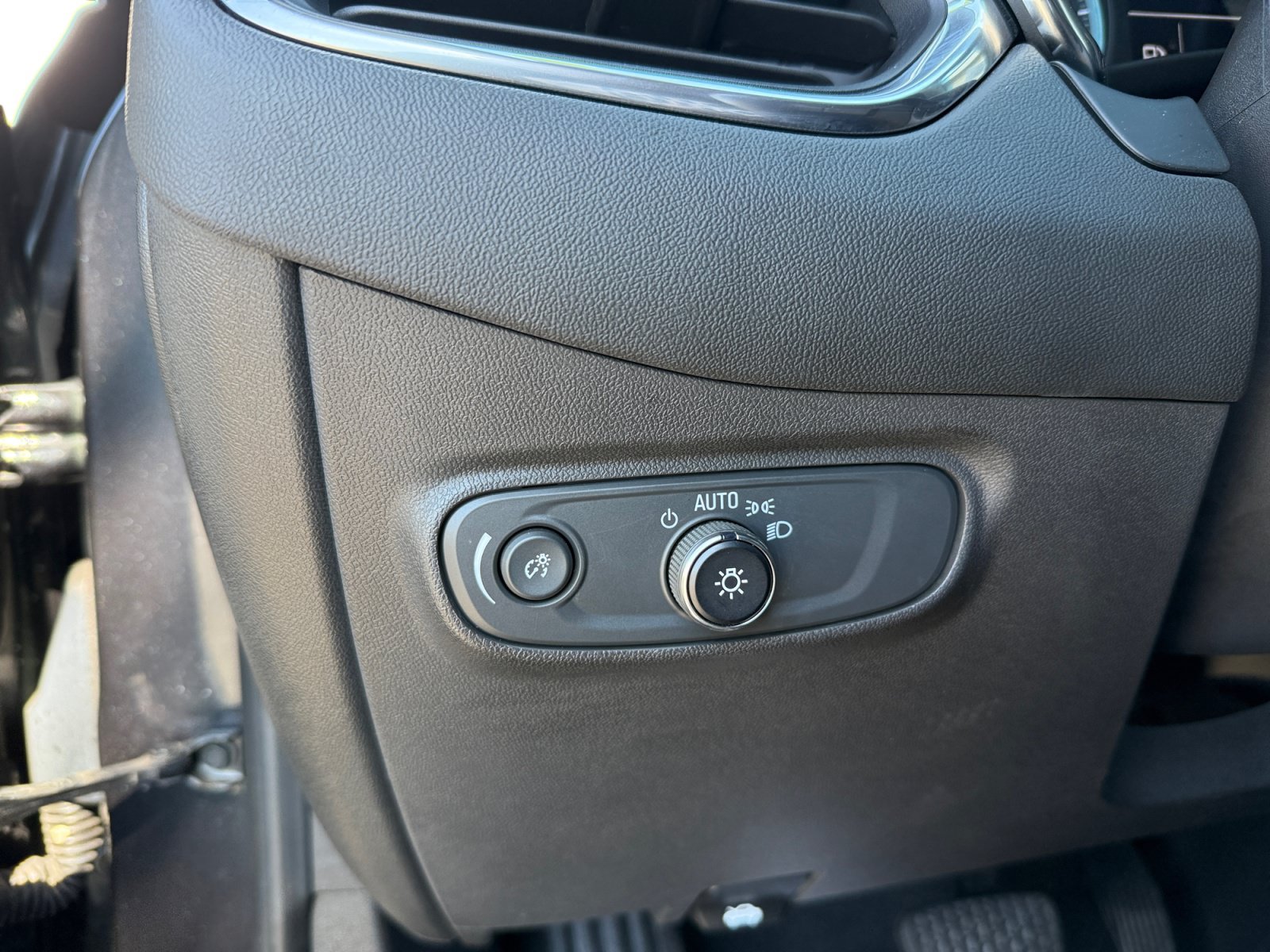 Used 2022 Chevrolet Equinox LS FWD image 15