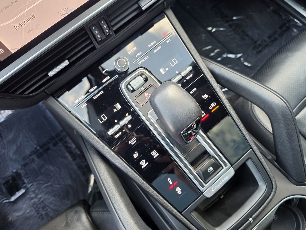 Certified 2023 Porsche Cayenne Coupe image 23