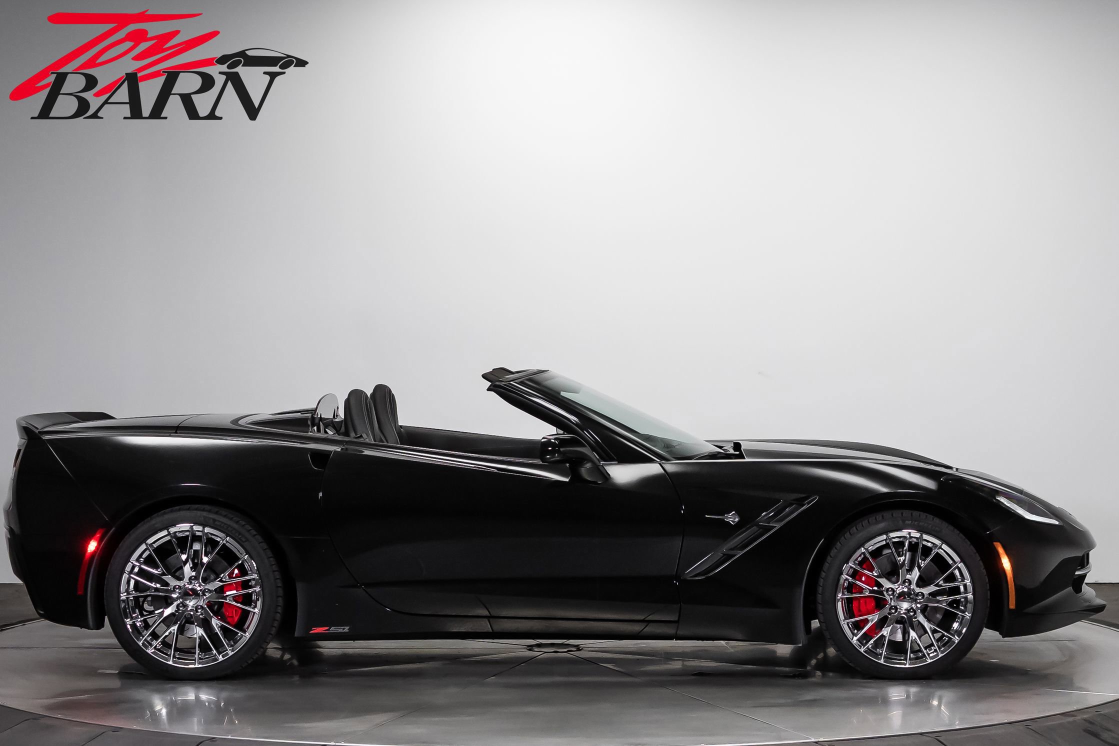 Used 2015 Chevrolet Corvette Stingray Convertible w/ 2LT Preferred Equipment Group RWD image 6
