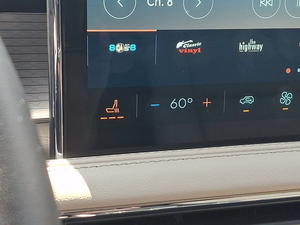 Certified 2025 Lincoln Corsair AWD image 24